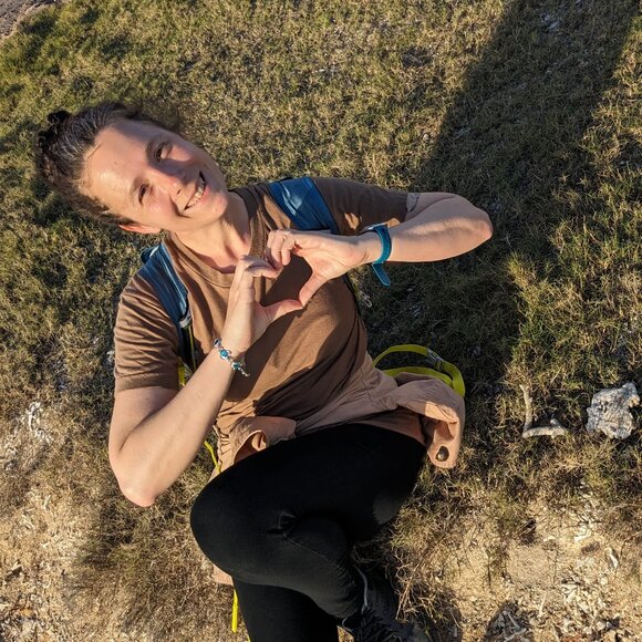 Meet your Posher, Sheena - Picture 1 of 1